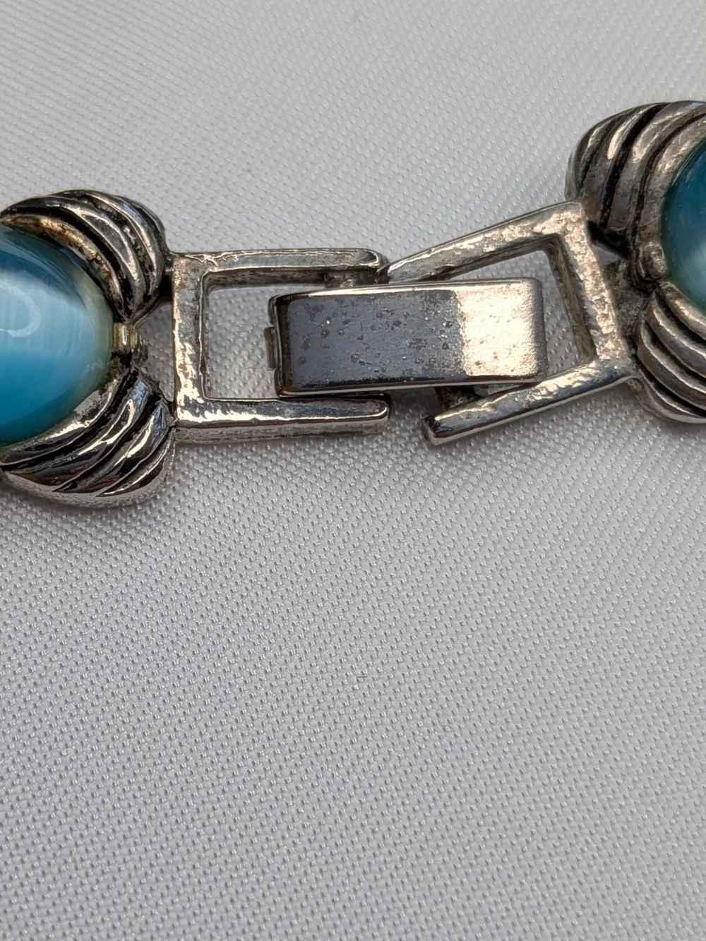 Vintage Silver Tone Aqua Blue Cats Eye Glass Oval Link Bracelet Foldover Clasp